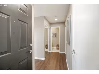 Photo #4: 22477354 Listing