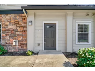 Photo #5: 22479711 Listing