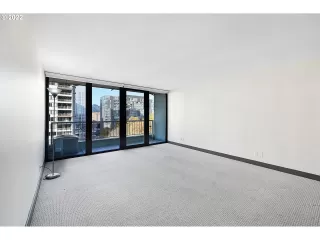 Photo #4: 22480040 Listing