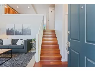 Photo #3: 22480578 Listing