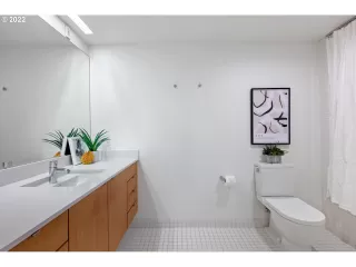 Photo #4: 22481211 Listing