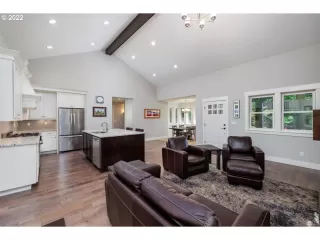 Photo #6: 22482737 Listing 