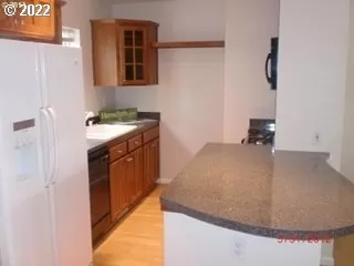 Photo #4: 22482908 Listing