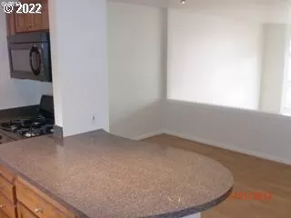 Photo #5: 22482908 Listing