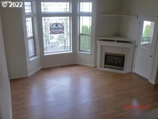 Photo #6: 22482908 Listing