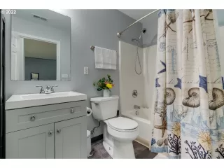 Photo #4: 22483146 Listing