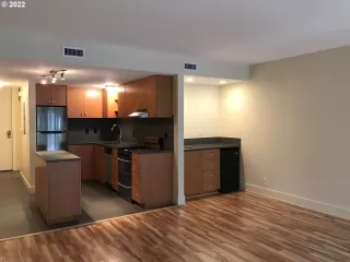 Photo #6: 22483217 Listing