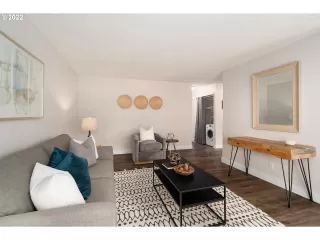 Photo #3: 22483336 Listing