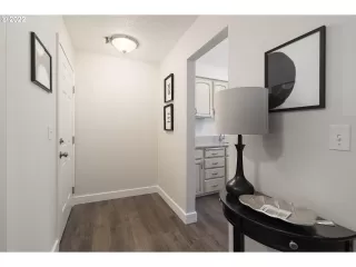 Photo #4: 22483336 Listing