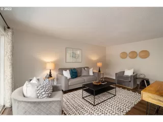 Photo #6: 22483336 Listing