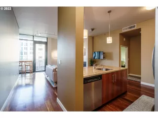 Photo #6: 22484247 Listing 