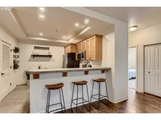 Photo #2: 22485104 Listing
