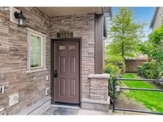 Photo #3: 22485104 Listing