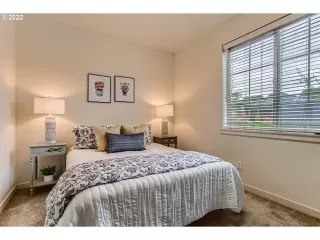 Photo #5: 22485104 Listing