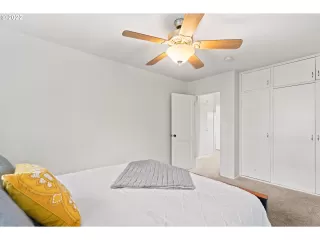 Photo #6: 22485110 Listing