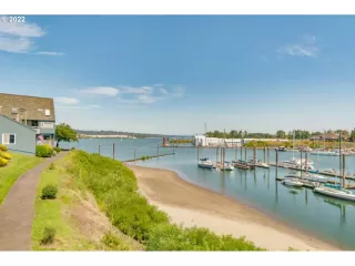 Photo #3: 22485263 Listing