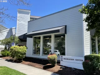 Photo #4: 22485263 Listing