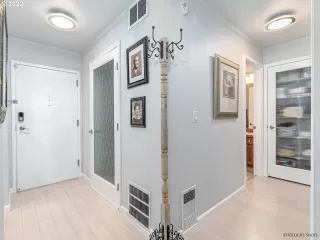 Photo #2: 22485465 Listing