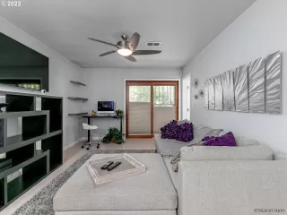 Photo #5: 22485465 Listing