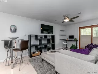 Photo #6: 22485465 Listing