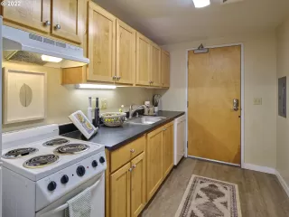 Photo #6: 22485970 Listing