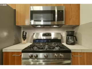 Photo #5: 22486610 Listing