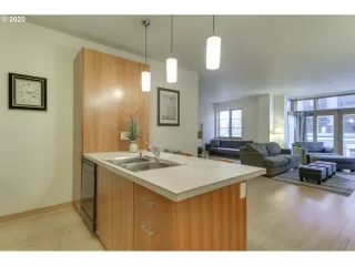 Photo #6: 22486610 Listing