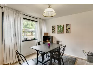 Photo #5: 22487651 Listing