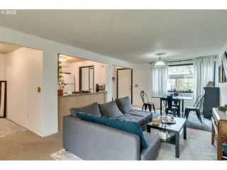 Photo #6: 22487651 Listing