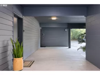 Photo #4: 22489613 Listing