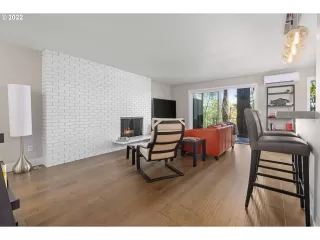 Photo #6: 22489613 Listing