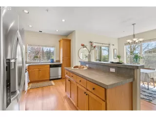 Photo #5: 22489685 Listing 