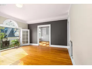 Photo #4: 22490020 Listing 