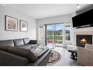 Photo #3: 22490089 Listing