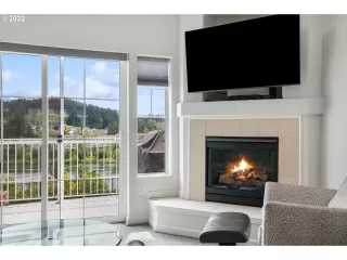 Photo #6: 22490089 Listing