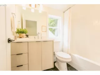 Photo #6: 22490347 Listing