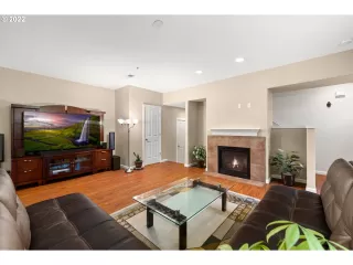 Photo #6: 22491098 Listing