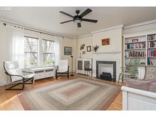 Photo #4: 22491491 Listing