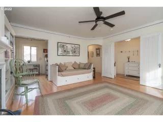 Photo #5: 22491491 Listing