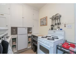 Photo #6: 22491491 Listing