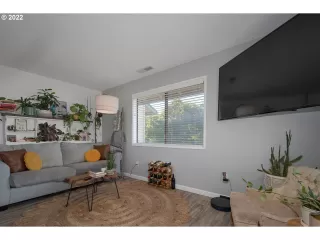 Photo #3: 22492504 Listing