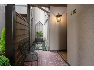 Photo #2: 22492658 Listing