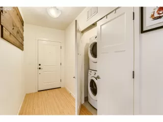 Photo #3: 22493268 Listing