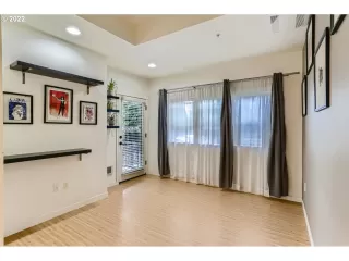 Photo #4: 22493268 Listing