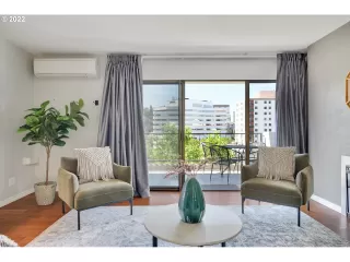 Photo #4: 22493408 Listing