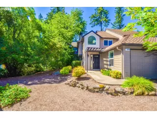 Photo #2: 22493931 Listing