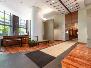 Photo #5: 22494257 Listing