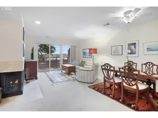 Photo #6: 22494416 Listing