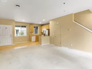 Photo #5: 22494554 Listing