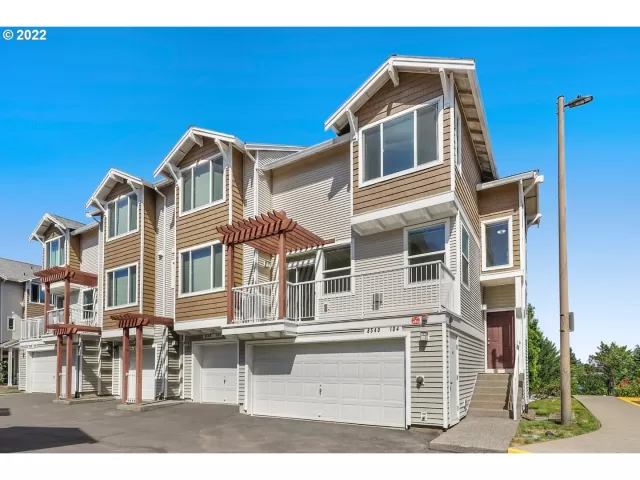 MLS: 22495119 Condo For Sale